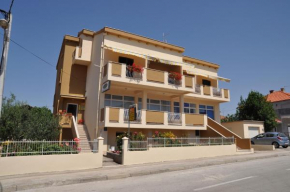 Гостиница Apartments Amico  Задар